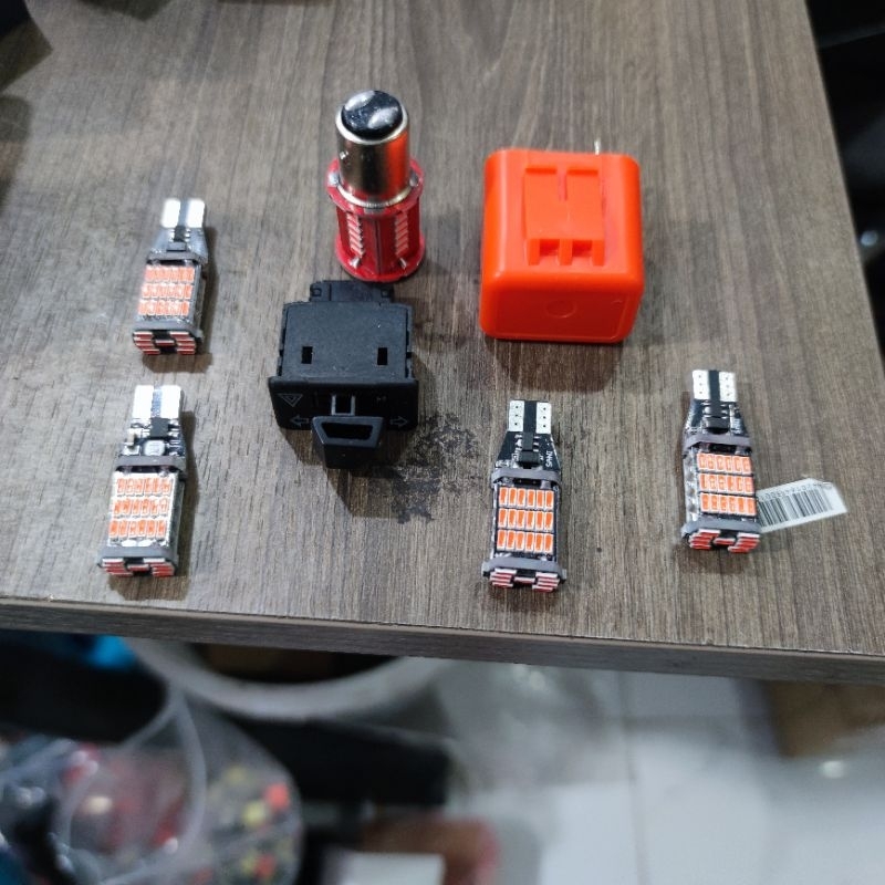 Combo hazard 30mm+ 4 xi nhan + chục chớp mt nháy nhanh + hậu audi đỏ