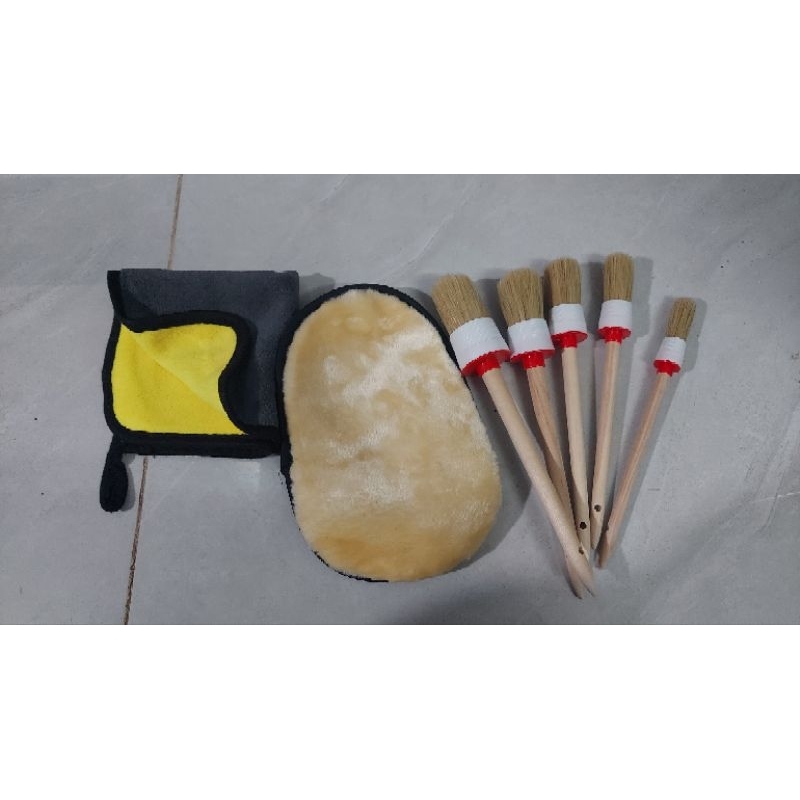 Combo Rữa xe xà bông BZ kèm bộ cọ lông heo khăn lau 2 mặt