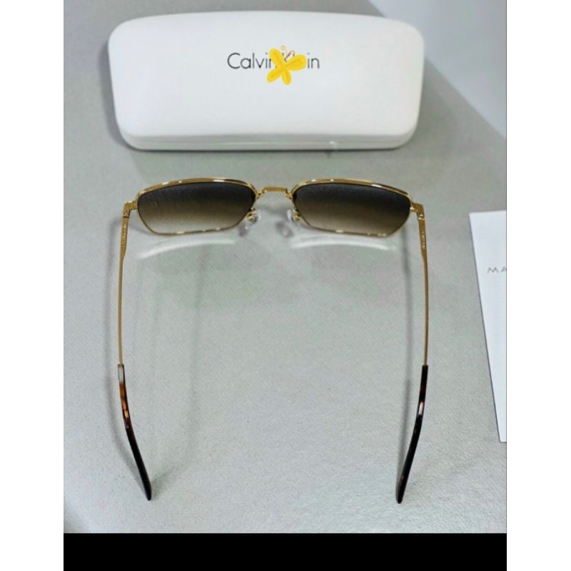 Kính chính hãng màu trà siêu sang