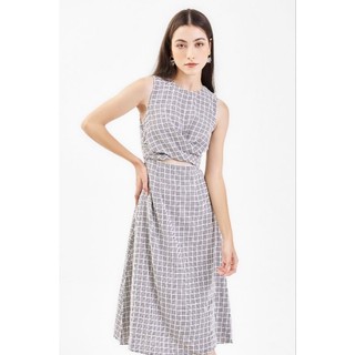 Đầm caro cut out eo Marc size S trắng đen