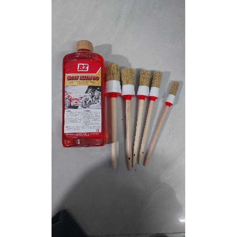 Combo Rữa xe xà bông BZ kèm bộ cọ lông heo khăn lau 2 mặt