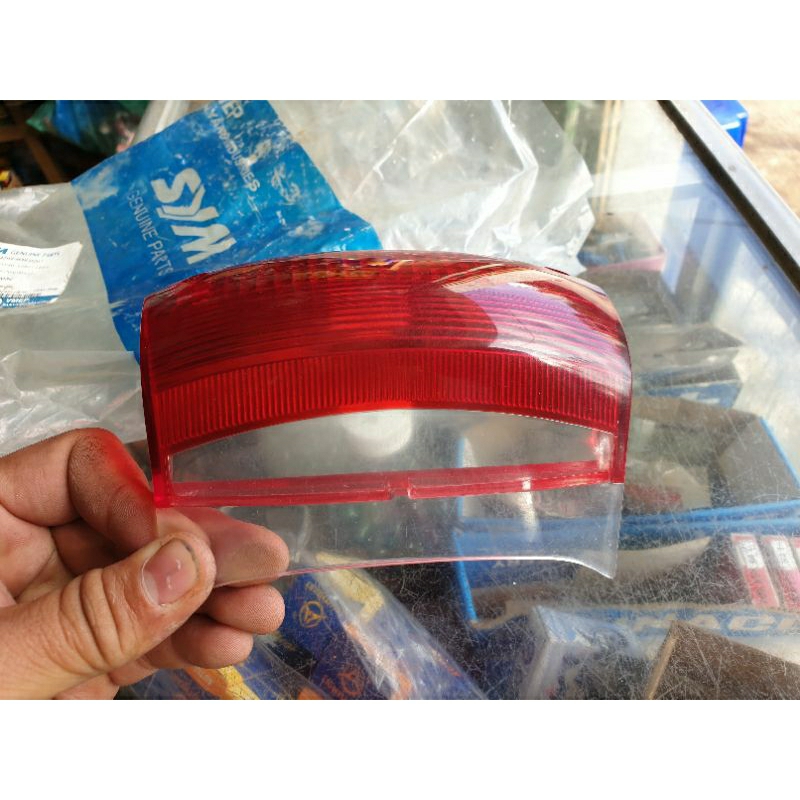 Nắp chụp đèn sau SYM Magic 100