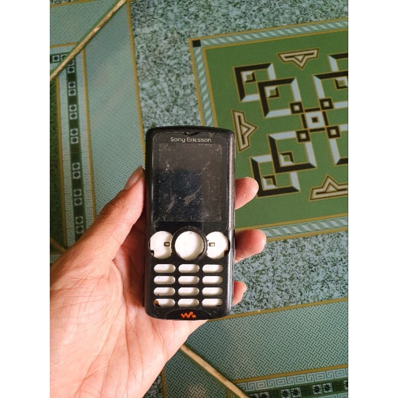 Xác điện thoại Sony Ericsson W810i còn nguồn