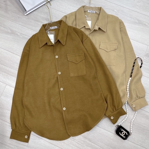 Sơ mi nâu nhung tăm túi ngực dáng thụng rộng