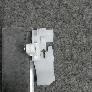 2 chiếc Chân vịt máy vắt sổ 5 chỉ M700
