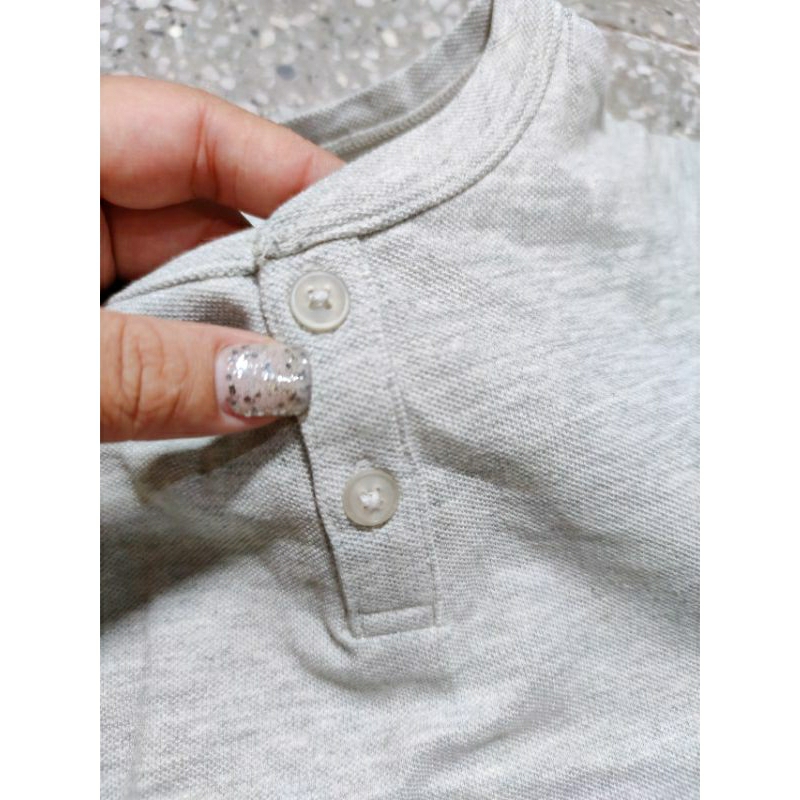 Áo bé trai uni cổ tròn size 90