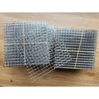 Vỉ ươm rêu inox 10x10 cm.