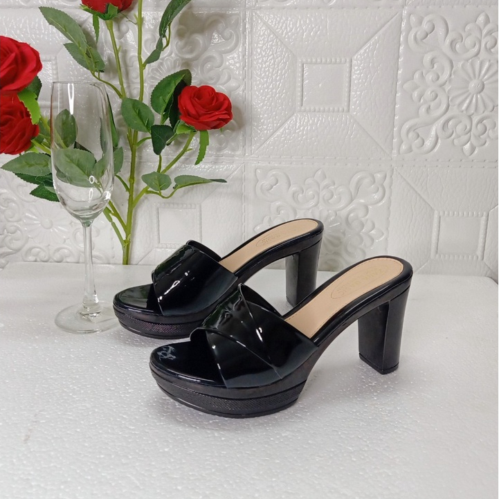 Giày sandal nữ cao gót siêu nhẹ gót vuông cao 8 phân đế đúc nguyên khối