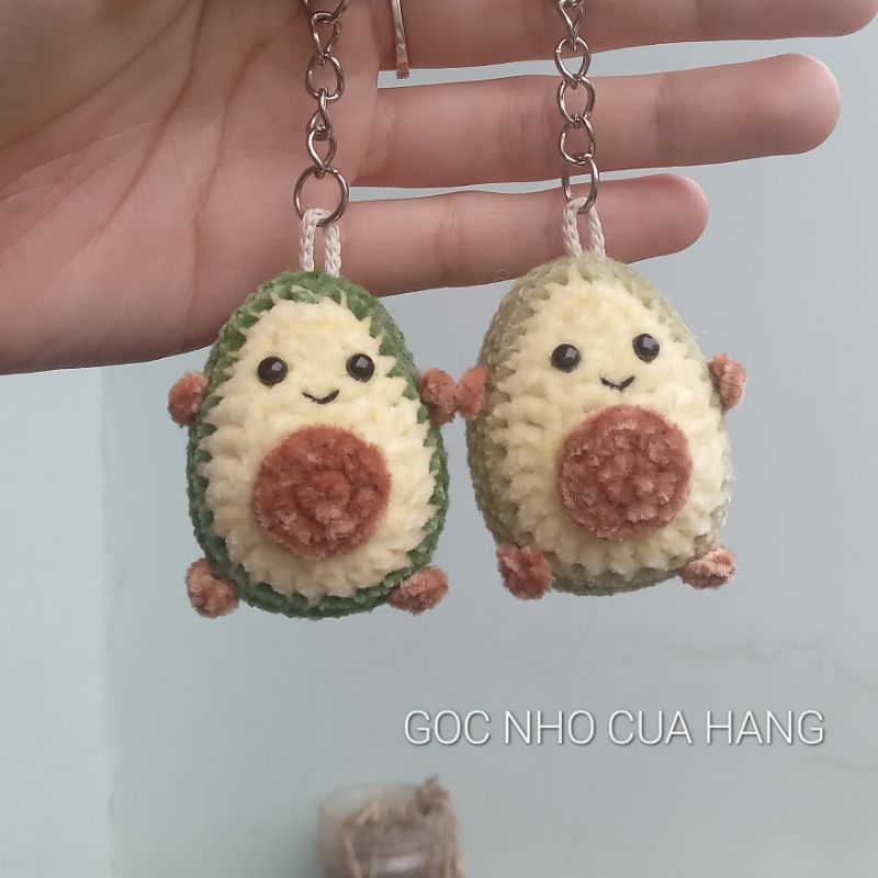 Móc khóa quả bơ làm bằng len