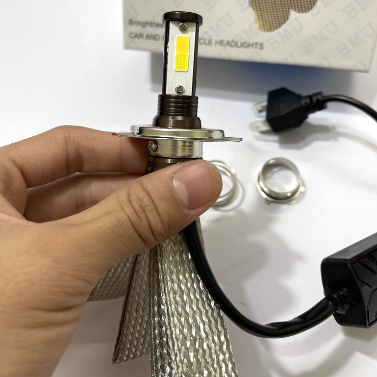 Đèn pha Led BMA 3 tim 2 màu vàng và trắng đuôi công tản nhiệt chân đa năng gắn thông dụng các dòng xe