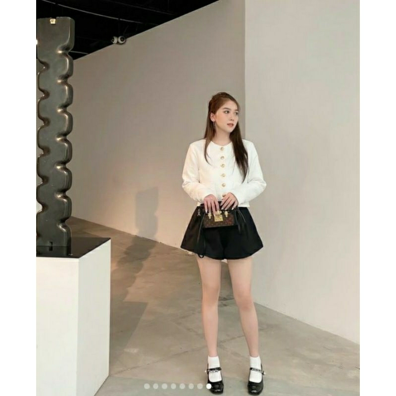 Jacket tingoan tí ngoan . còn hình là còn hàng