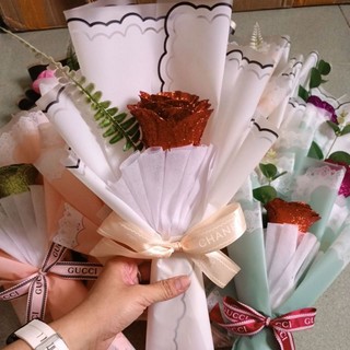 Hoa tặng kỉ yếu