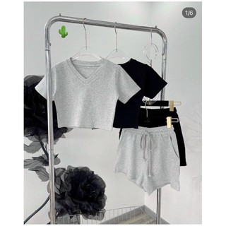 Sét bộ đùi croptop cổ tim tay ngắn