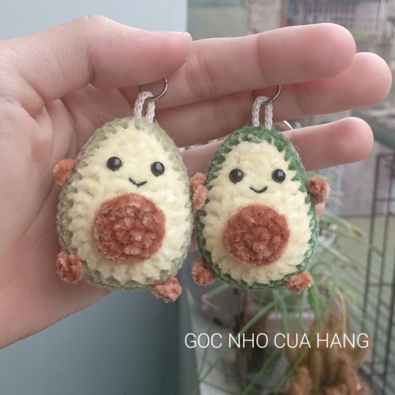 Móc khóa quả bơ làm bằng len