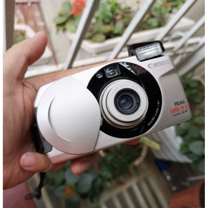 Máy ảnh chụp film 35mm Canon Prima Super 28N có in date, caption, cho ra ảnh đẹp