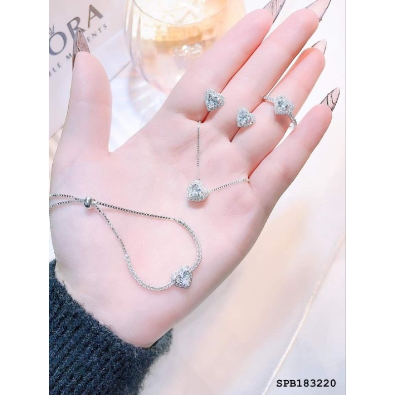 Bộ trái tim bạc ta