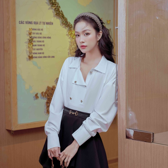 Áo Sơ Mi Trắng Kiểu Nữ Cổ Đức Tay Dài Form Rộng Đính Khuy Vàng Đồng Sang Trọng, Thanh Lịch Đi Làm, Đi Học - Danie Shirt