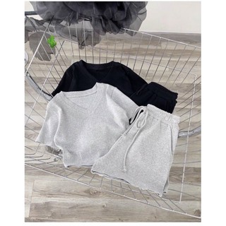 Sét bộ đùi croptop cổ tim tay ngắn