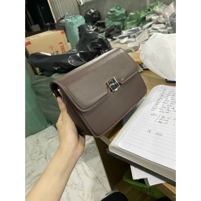 Túi xách nữ khoá vuông mẫu mới