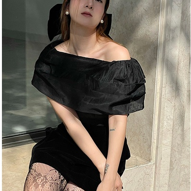 Áo voan đen/ đỏ vai xéo SY STORE