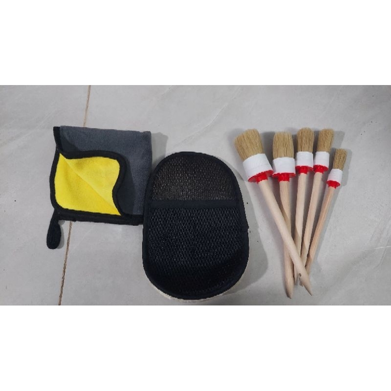 Combo Rữa xe xà bông BZ kèm bộ cọ lông heo khăn lau 2 mặt