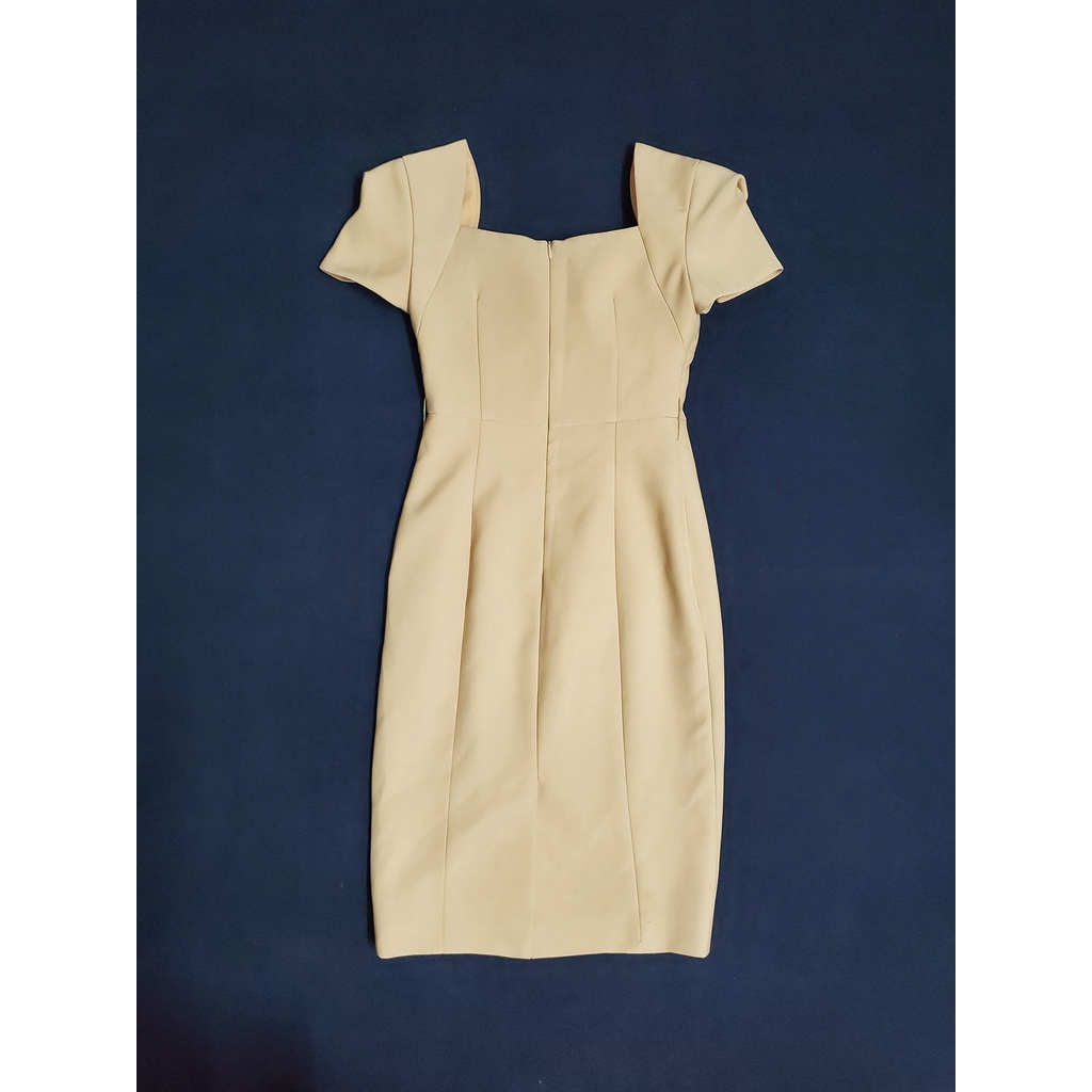 Đầm body cổ vuông 3SIS