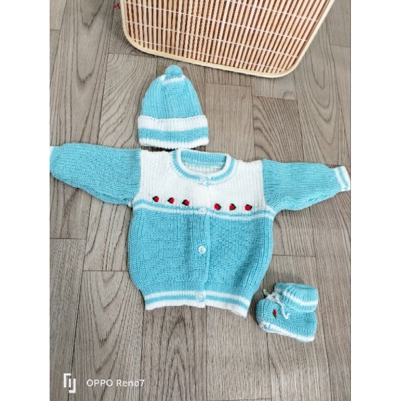 Bộ áo Len  kèm mũ và tất cho bé sơ sinh- 5kg