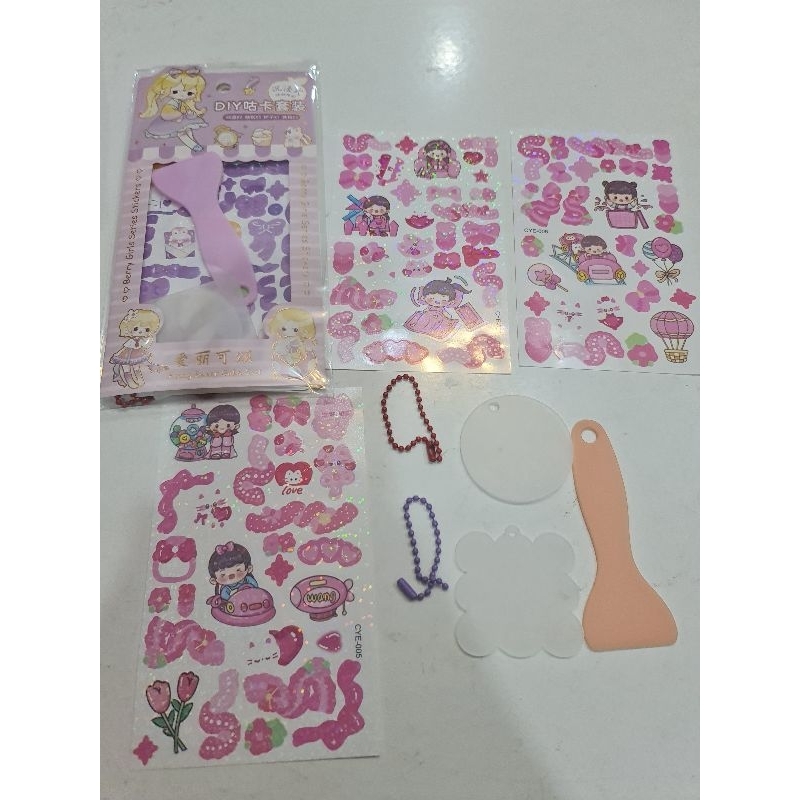 Set 3 tấm sticker bling bling lớn kèm 2 móc khóa treo acrylic DIY, hình dán lấp lánh