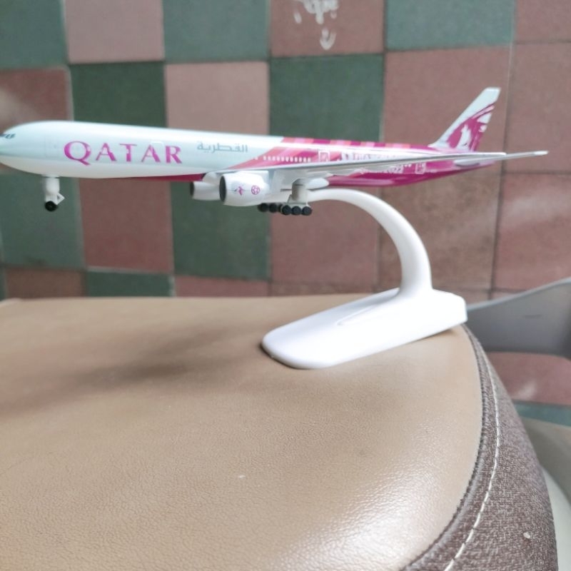 Mô hình máy bay QATAR kim loại 20cm