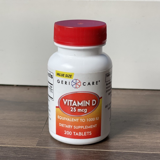 - Viên uống bổ sung vitamin D - Geri Care Vitamin D 25 mcg
