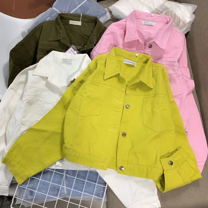 Áo khoác kaky tay dài hai túi trơn phom vừa