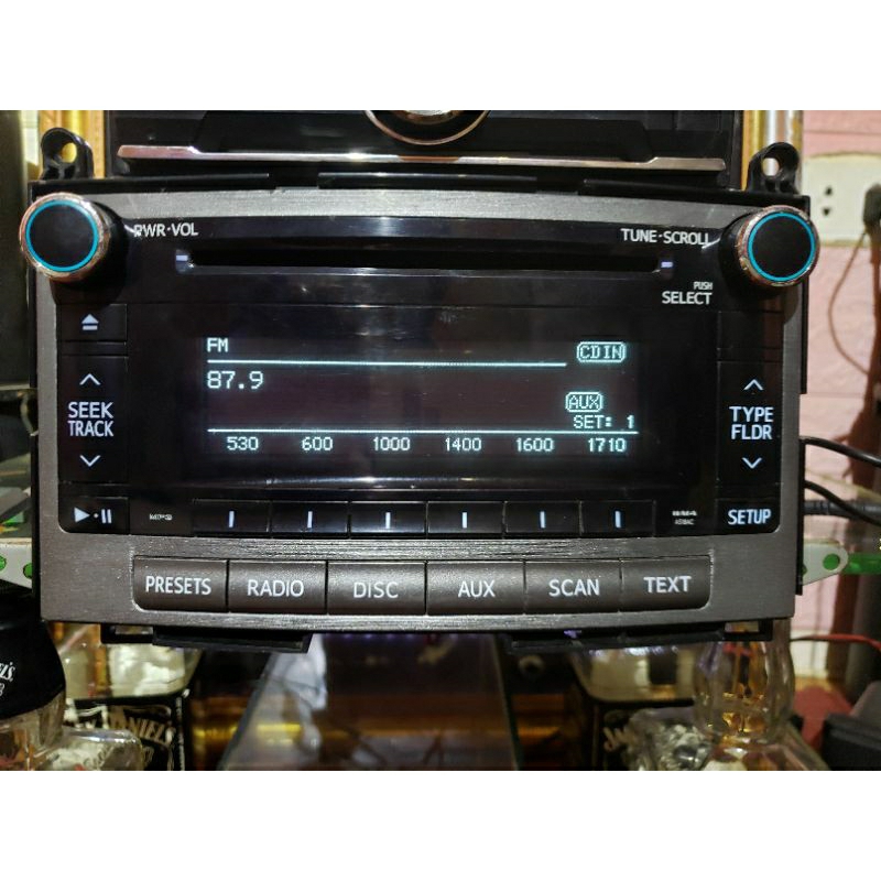 Máy phát nhạc xe toyota venza. aux radio cd mp3 .