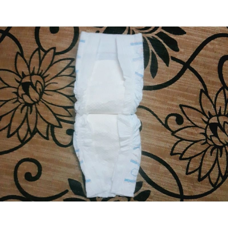 《HCM》Tã / bỉm dán Huggies+bobby NB74 miếng đã hết hạn sử dụng có thể dùng cho thú cưng nhỏ như chó , mèo dưới 7 kg