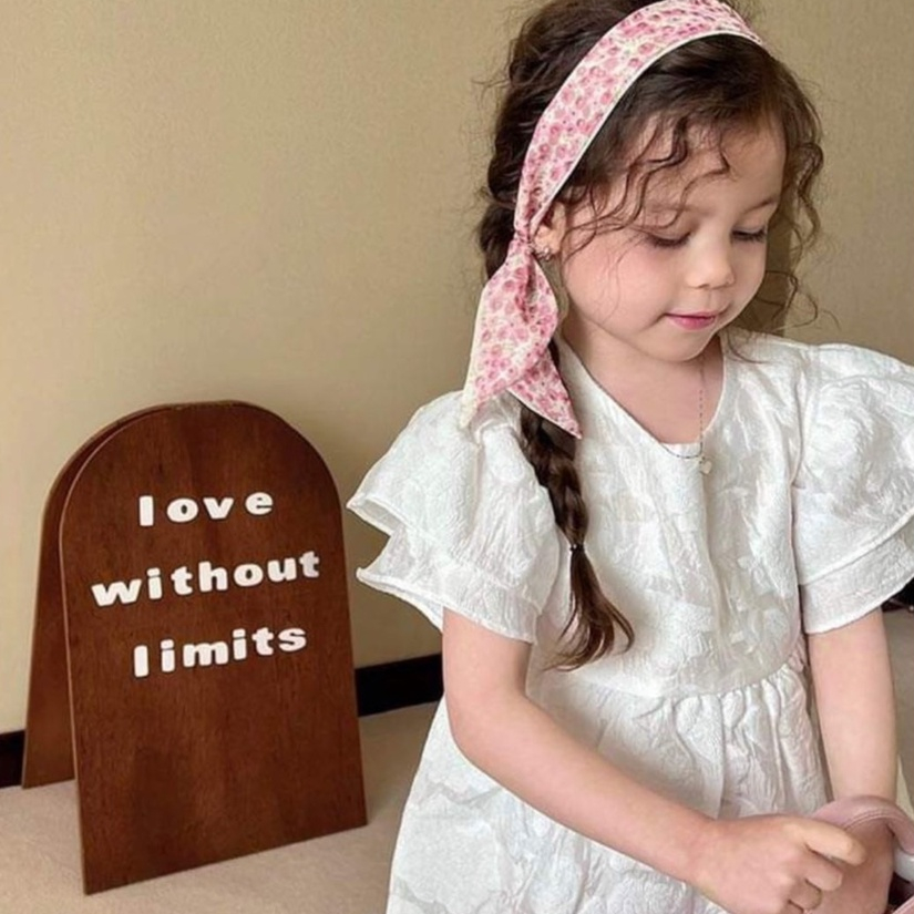 Váy Trắng Công Chúa Bé Gái WOWKIDS Tay Cánh Tiên Chất Liệu Gấm Hoa Cao Cấp Cho Bé Từ 12-24kg