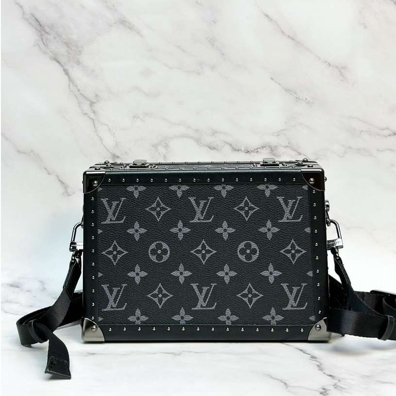 Túi đeo chéo Louis Vuitton hộp viền kim loại họa tiết hoa vân fullbox bill thẻ LA on web