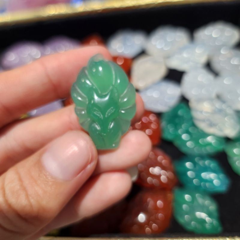 Mặt hồ ly chúa đá mã não đủ màu