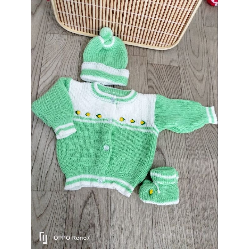 Bộ áo Len  kèm mũ và tất cho bé sơ sinh- 5kg