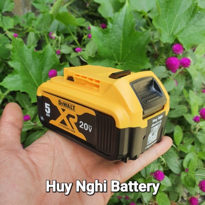 Pin Đóng DeWALT - Dung Lượng 5A / Xả 50A - Nhận Sạc Zin