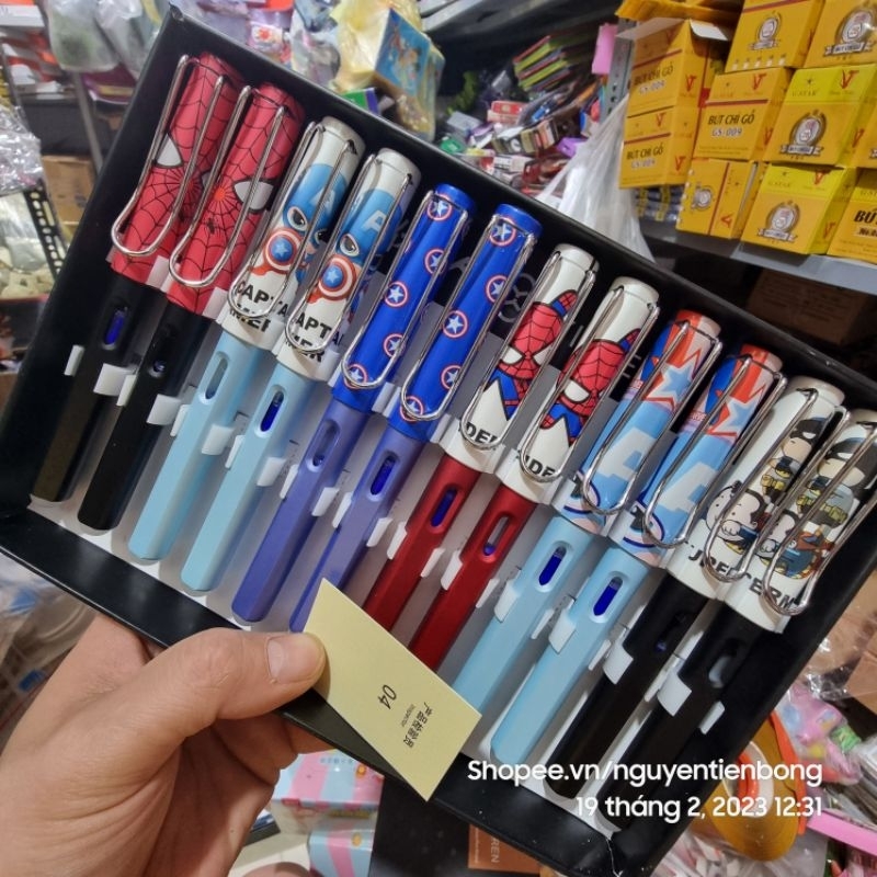 #437 12cây bút máy xóa được siêu anh hùng