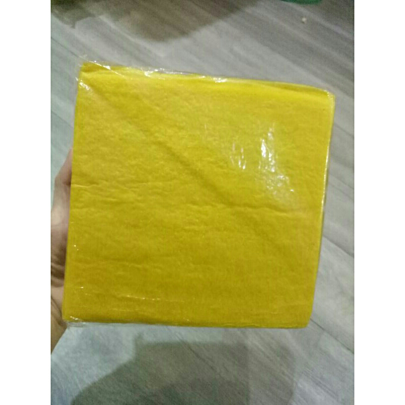 Bánh ram Hà Tĩnh, Vỏ ram Hà Tĩnh màu vàng nghệ chuẩn ngon nhìn cũng thấy sự chỉn chu khác biệt