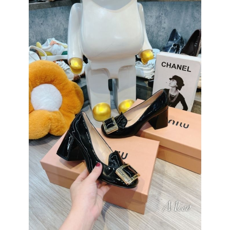Giày Cao Gót 7p Miu Miu Khoá Vuông Da Bóng Mềm Êm Fullbox Cao Cấp