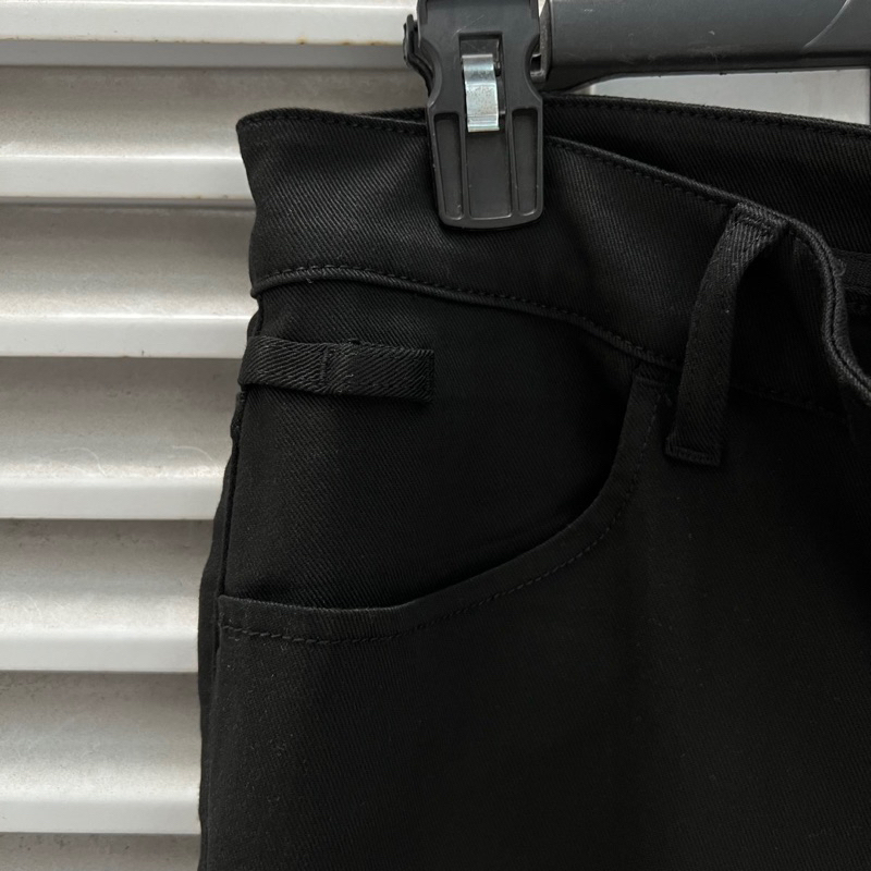 Quần Kaki EdWjn hàng hãng form basic hơi loe