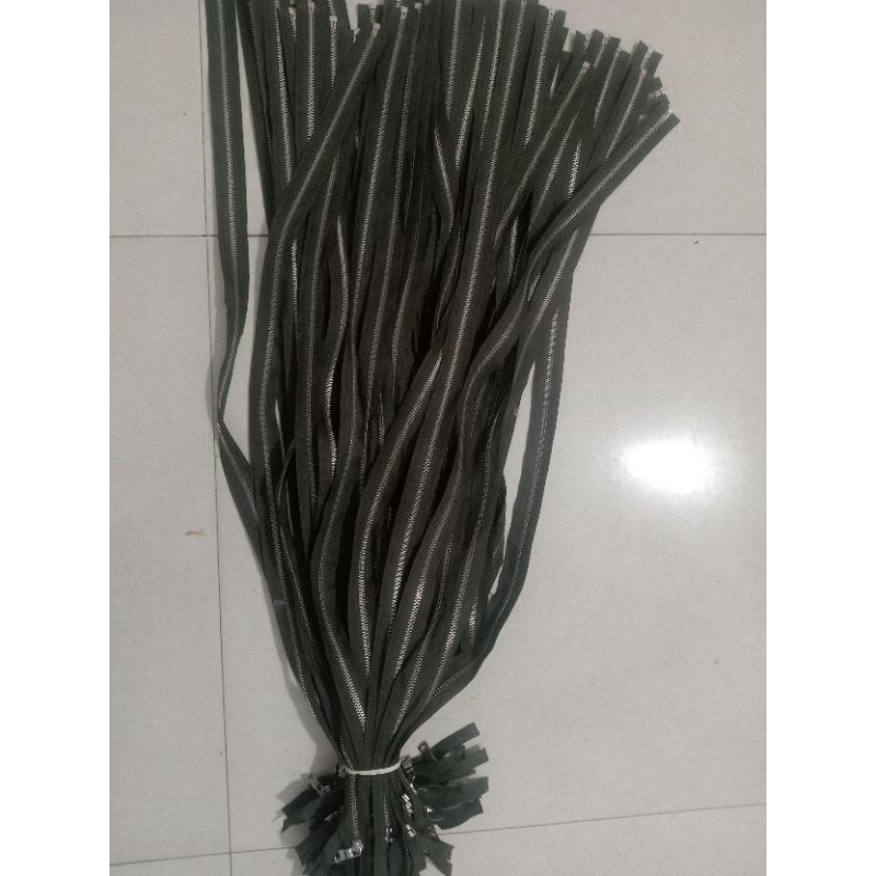 dây khoá áo màu rêu răng đồng trắng dài 80cm