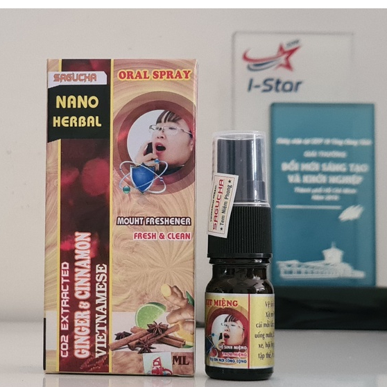 Xịt miệng thảo dược Sagucha 5ml: xịt họng ho, hạn chế tác nhân gây hại cho miệng, họng làm viêm họng, ho, viêm họng hạt