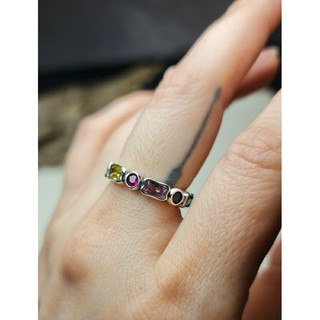 Nhẫn bạc 925 và đá màu.