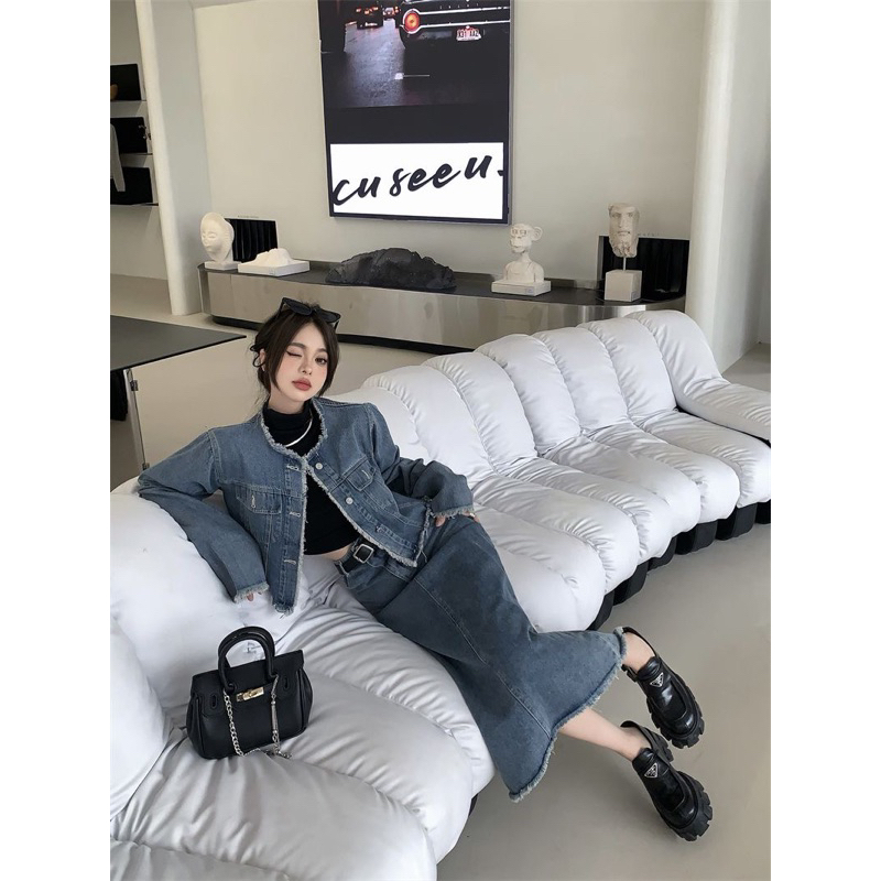 Sẵn S M- Set Áo croptop denim kèm chân váy denim hoạ tiết rách tua viền NewArrival 2023