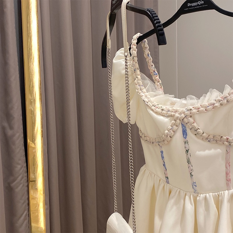 Đầm 2s khoét eo nữ tính