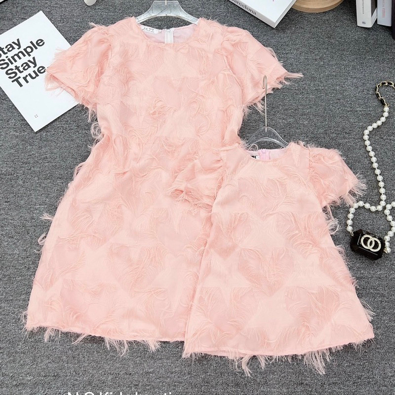 Váy ren lông tiểu thư cho mẹ và bé V0093