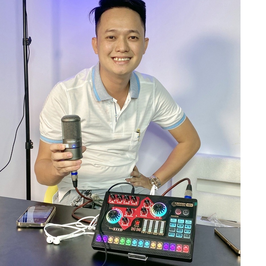 Combo chuyên thu âm livestream karaoke soundcard X5 với mic thu âm SM8B. Tặng tai nghe + dây canon 3m. Bảo hành 12 tháng