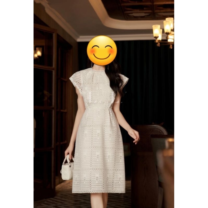 Đầm Vero moda ren dày dặn, màu kem